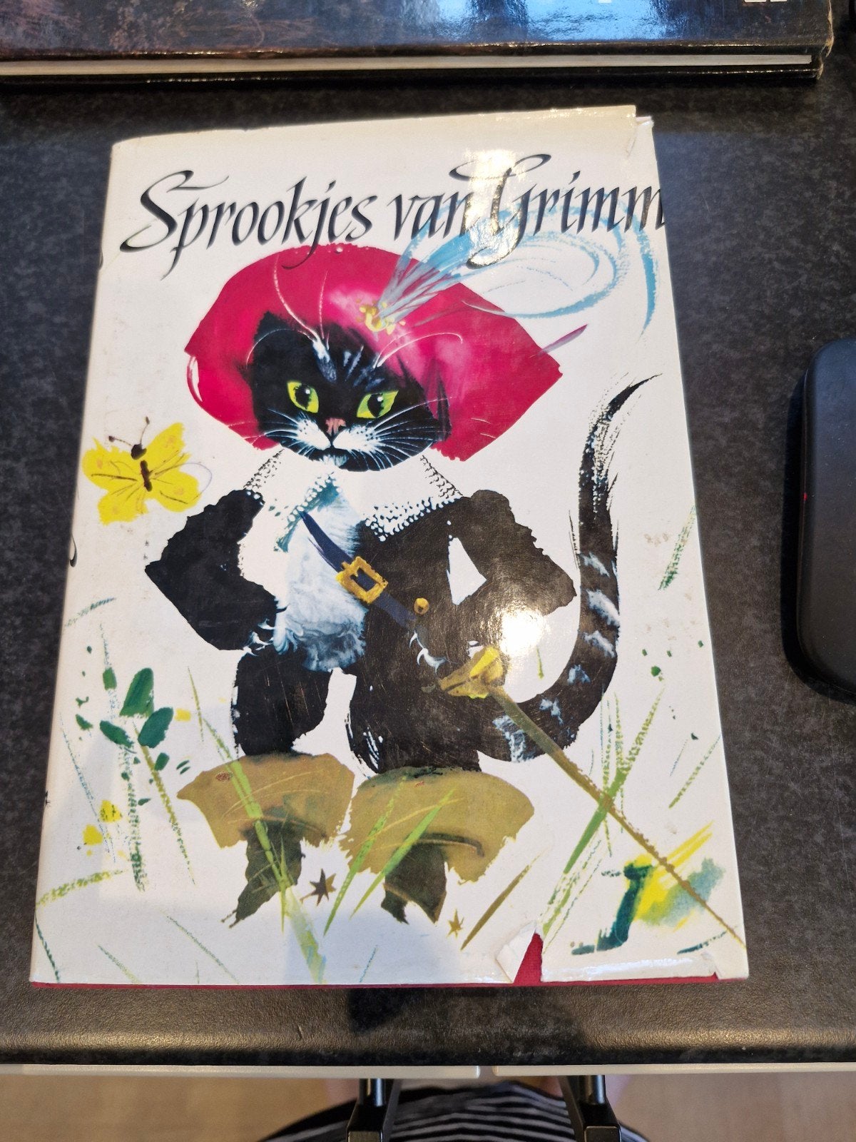 Sprookjes van Grimm - Geïllustreerd door Janusz Grabianski, Boeken, Sprookjes en Fabels, Gelezen, Ophalen of Verzenden