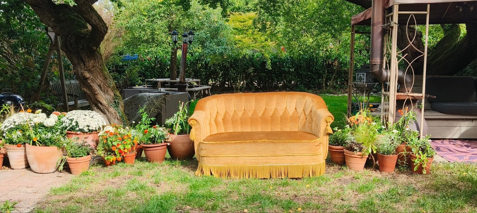 Okergeel vintage bankje met houten stel, Ophalen