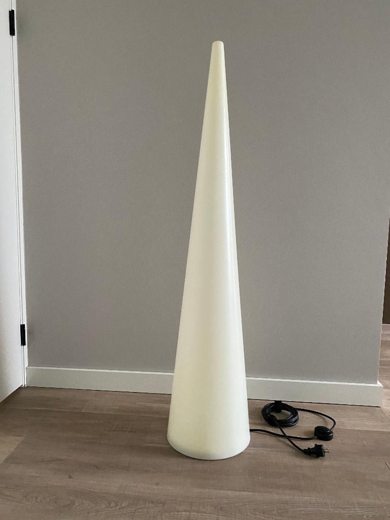 Diseno design staande piramide lamp H=134 cm, Ophalen, Kunststof, 100 tot 150 cm, Zo goed als nieuw