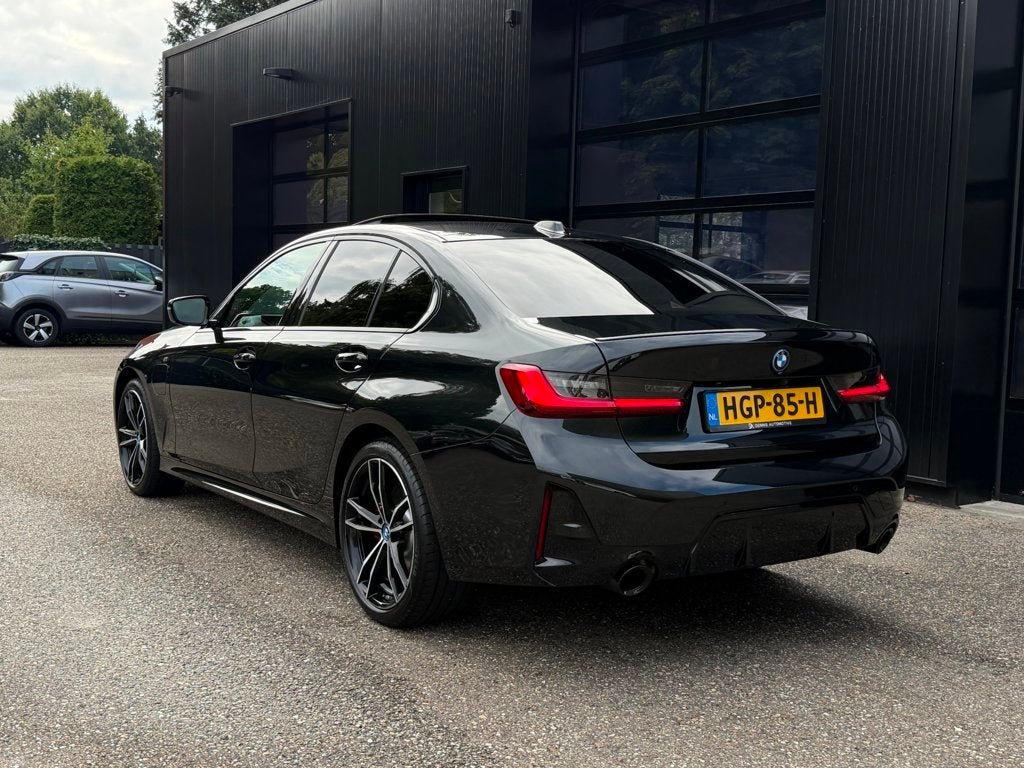 BMW 3-Serie 320e M-Sport Edition Schuifdak 1e eigenaar NL, Auto's, Achterwielaandrijving, Gebruikt, 4 cilinders, Bedrijf