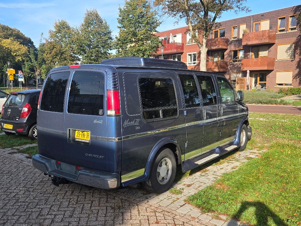 GMC Chevrolet 1500 Camper met 7 zitplaatsen en hefdak, Buscamper of Camperbus, Particulier, LPG, Hefdak