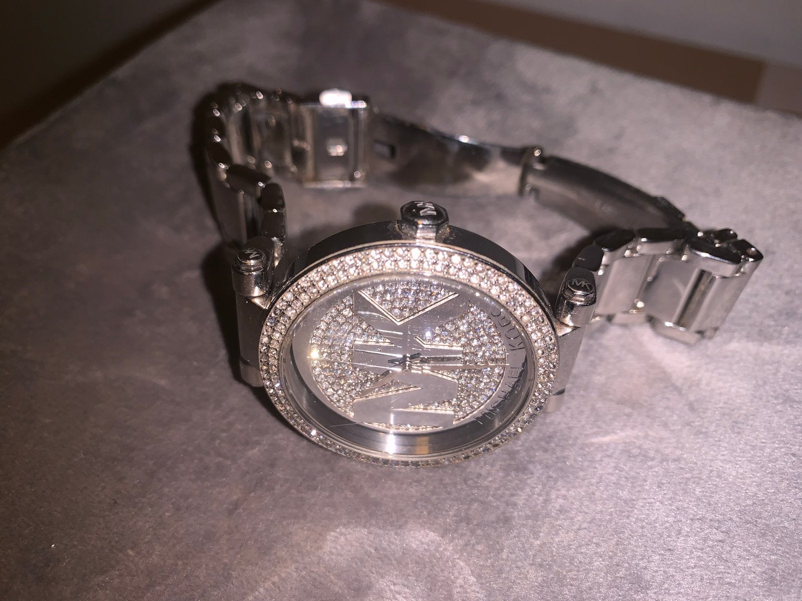 Michael Kors horloge met strass wel een krasje op het glas, Overige merken, Staal, Polshorloge, Ophalen of Verzenden