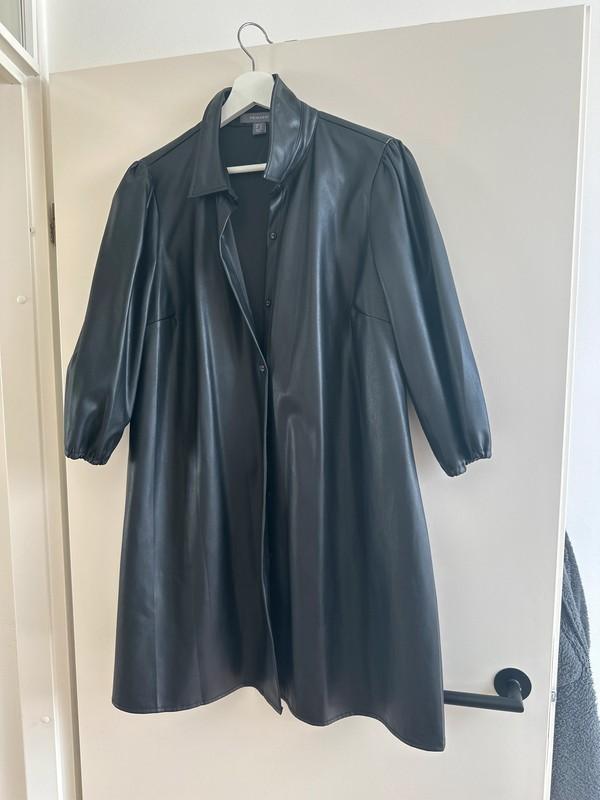 Super mooie zwarte trendy imitatieleren jurk in maat M/L, Maat 38/40 (M), Primark, Zwart, Ophalen of Verzenden
