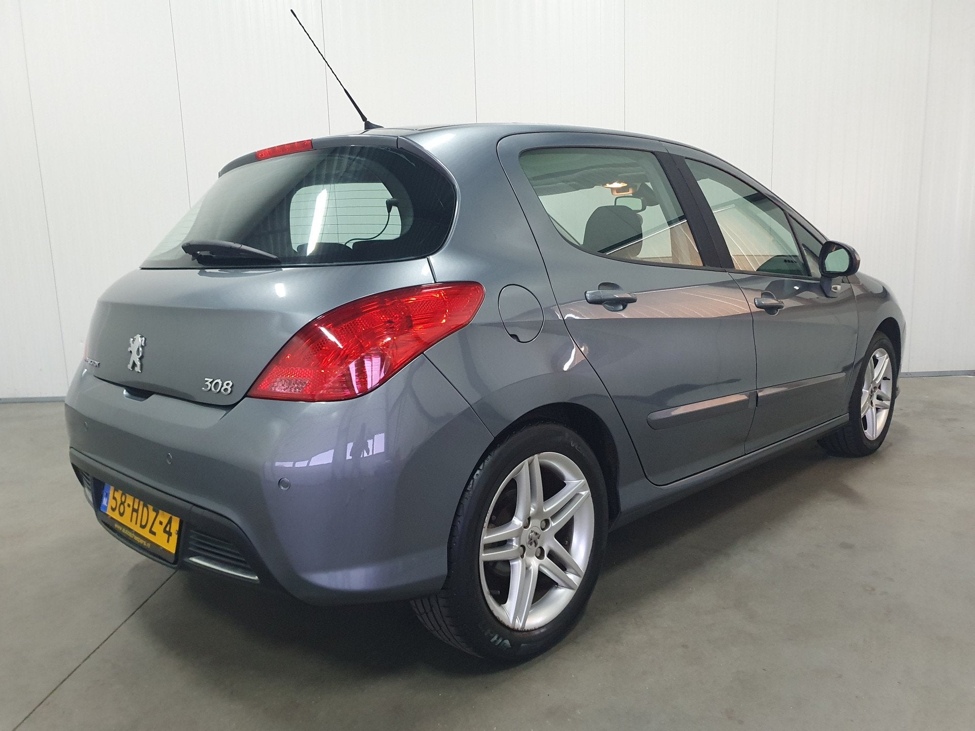Peugeot 308 1.6 THP XT PANO/PDC/CLIMA/CRUISE/TRHAAK, 1330 kg, Stof, Gebruikt, 4 cilinders