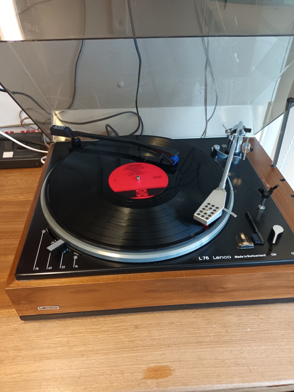 Lenco L76 Platenspeler - Made in Switzerland, Ophalen, Zo goed als nieuw, Platenspeler