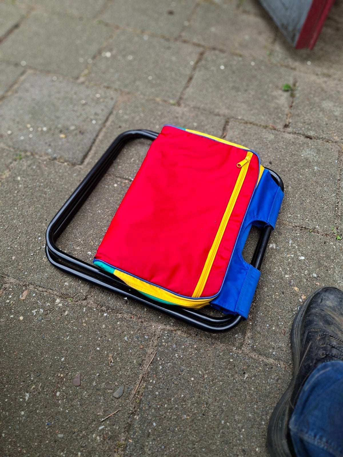 Nieuwe opvouwbare kruk - Handig en compact, Ophalen of Verzenden, Nieuw, Staal