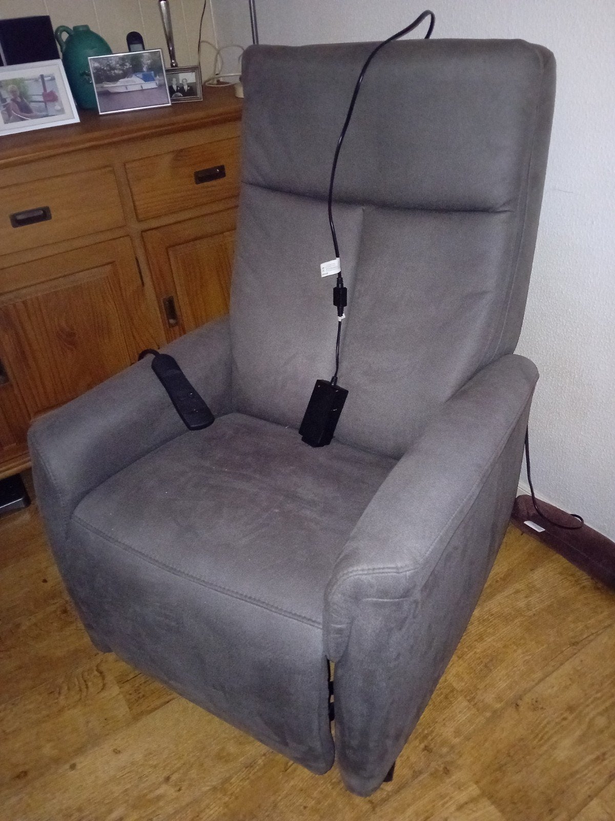 zgn elecktrische stoel grijs, Huis en Inrichting, Fauteuils, Ophalen, Zo goed als nieuw, 75 tot 100 cm, 50 tot 75 cm