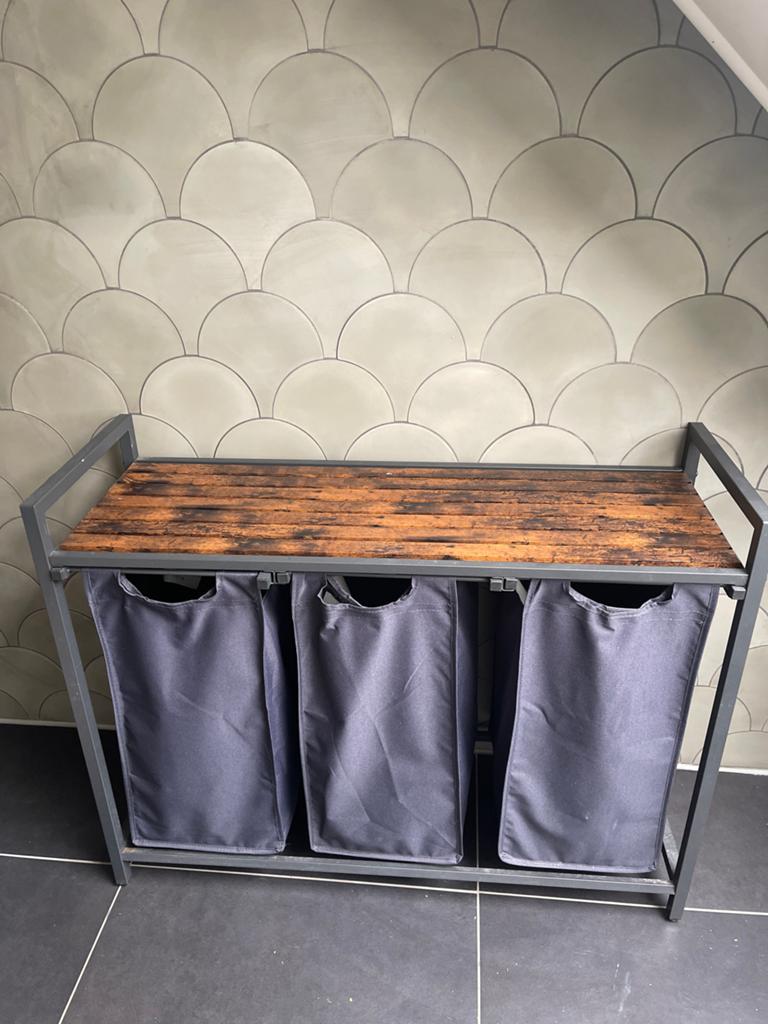 Wasmand met 3 vakken en houten blad - Industrieel design, Huis en Inrichting, Kasten | Overige, Zo goed als nieuw, Ophalen