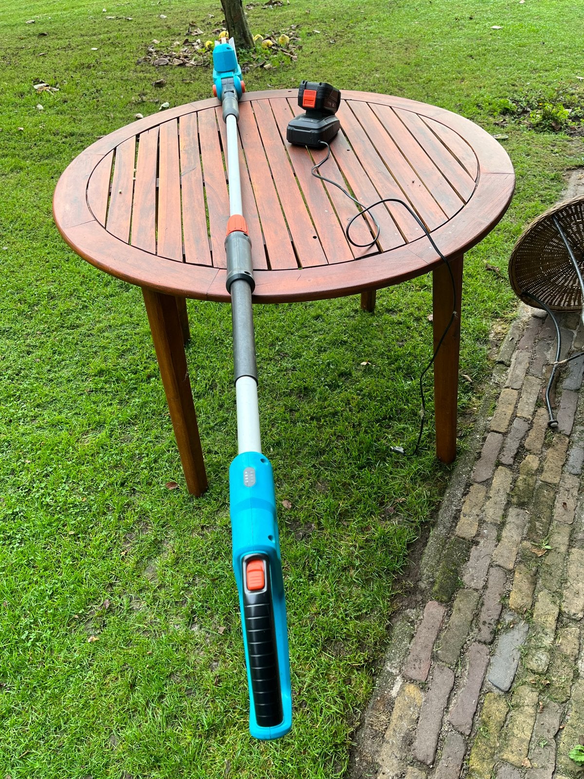 Gardena Accu Telescopische Heggenschaar met Accu en Lader, Tuin en Terras, Ophalen, Gebruikt, Accu