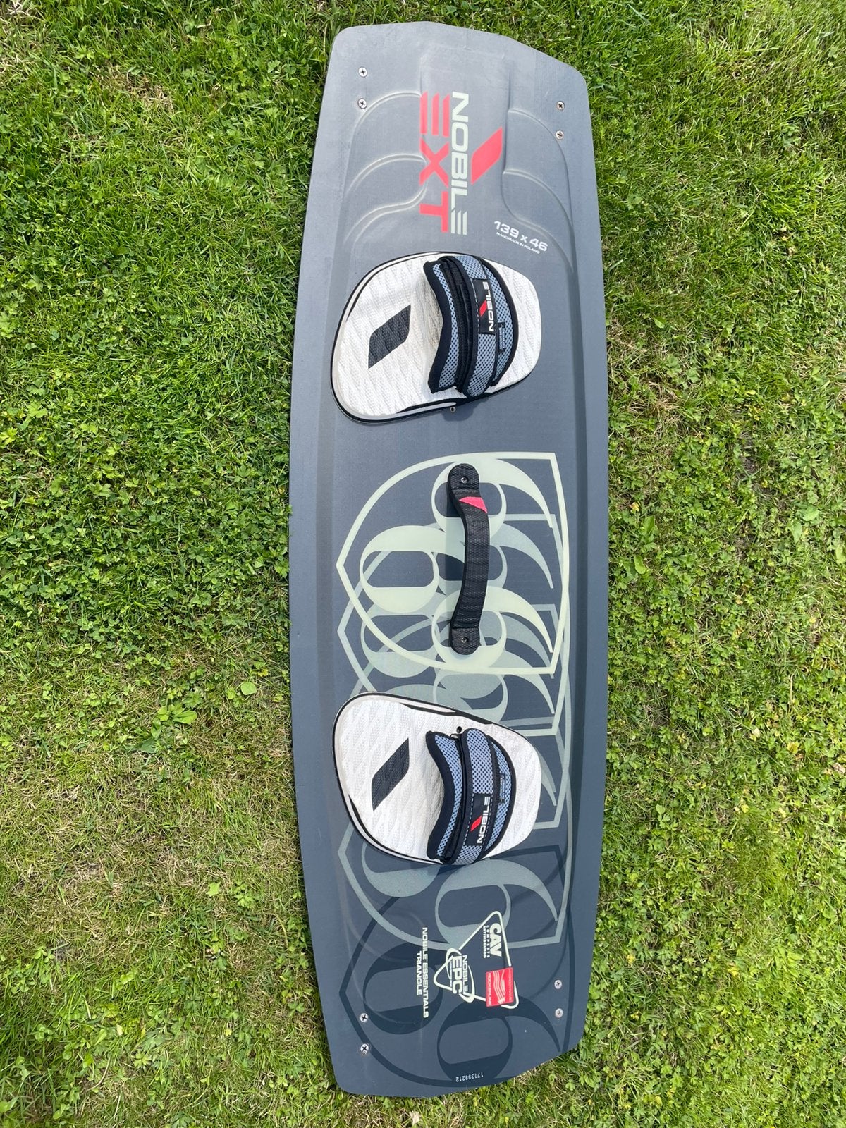 Noble EXT kiteboard - 139x46, Watersport en Boten, Kitesurfen, Ophalen, Twintip, Kiteboard, Zo goed als nieuw