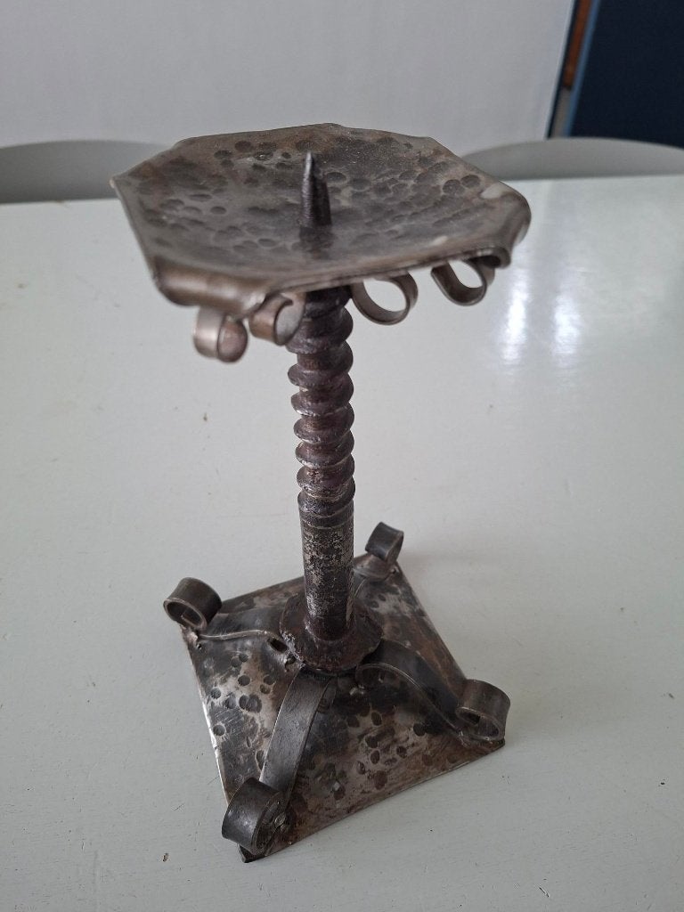 robuuste kandelaar brutalisme jaren 70 smeedijzer gothic, Gebruikt, Zwart, Ophalen of Verzenden, Metaal