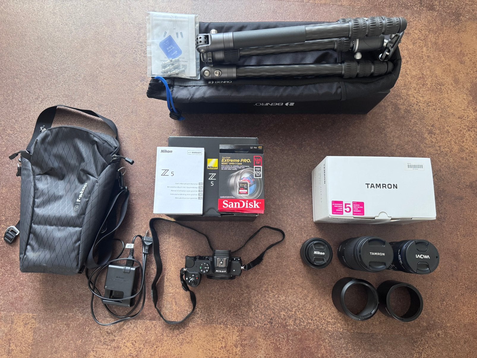 Nikon Z5 - Complete cameraset, 3 lenzen, Carbon statief, Ophalen, Zo goed als nieuw