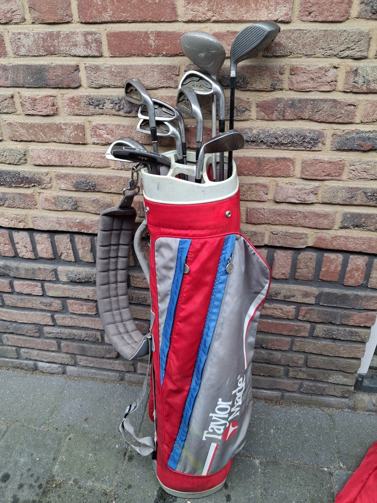 Golfset rechtshandig met ballen en tees, Sport en Fitness, Golf, Ophalen of Verzenden, Gebruikt, Set