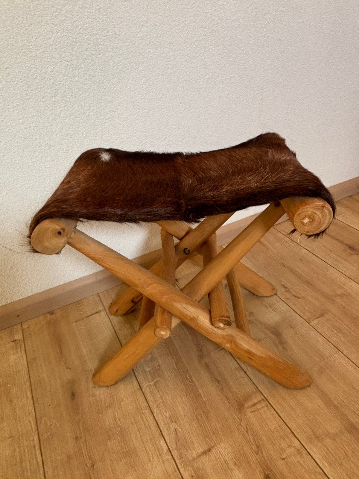 ** i.g.st. voetenbankje met vacht bekleding, inklapbaar **, Ophalen of Verzenden, Zo goed als nieuw, Hout