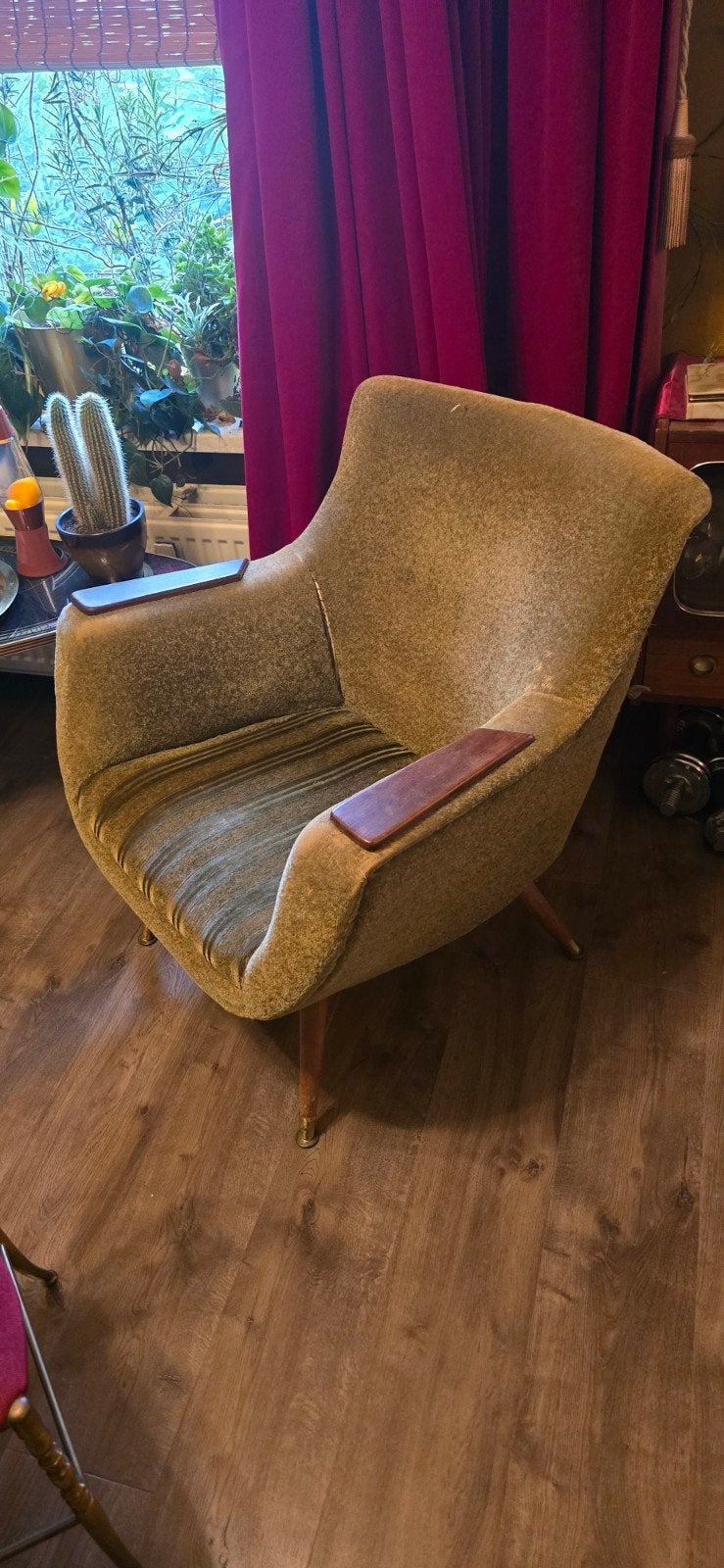 Vintage Groene Fauteuil met Houten Armleuningen, Huis en Inrichting, Ophalen, Hout, Gebruikt, Overige kleuren