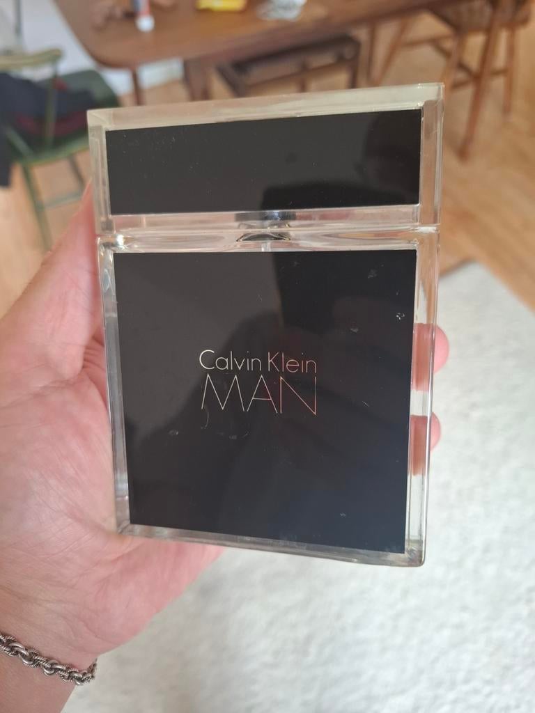 Calvin Klein parfum, Ophalen of Verzenden, Zwart, Handen en Nagels