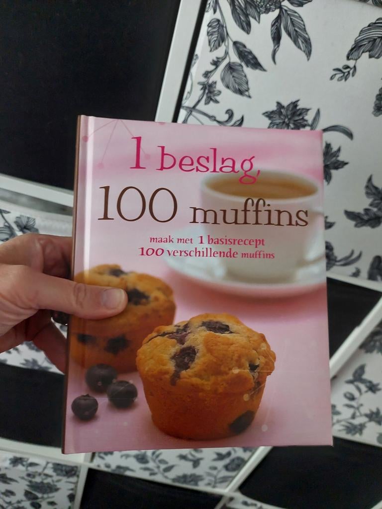 1 beslag 100 muffins, Ophalen of Verzenden, Zo goed als nieuw, Taarten, Bakvorm