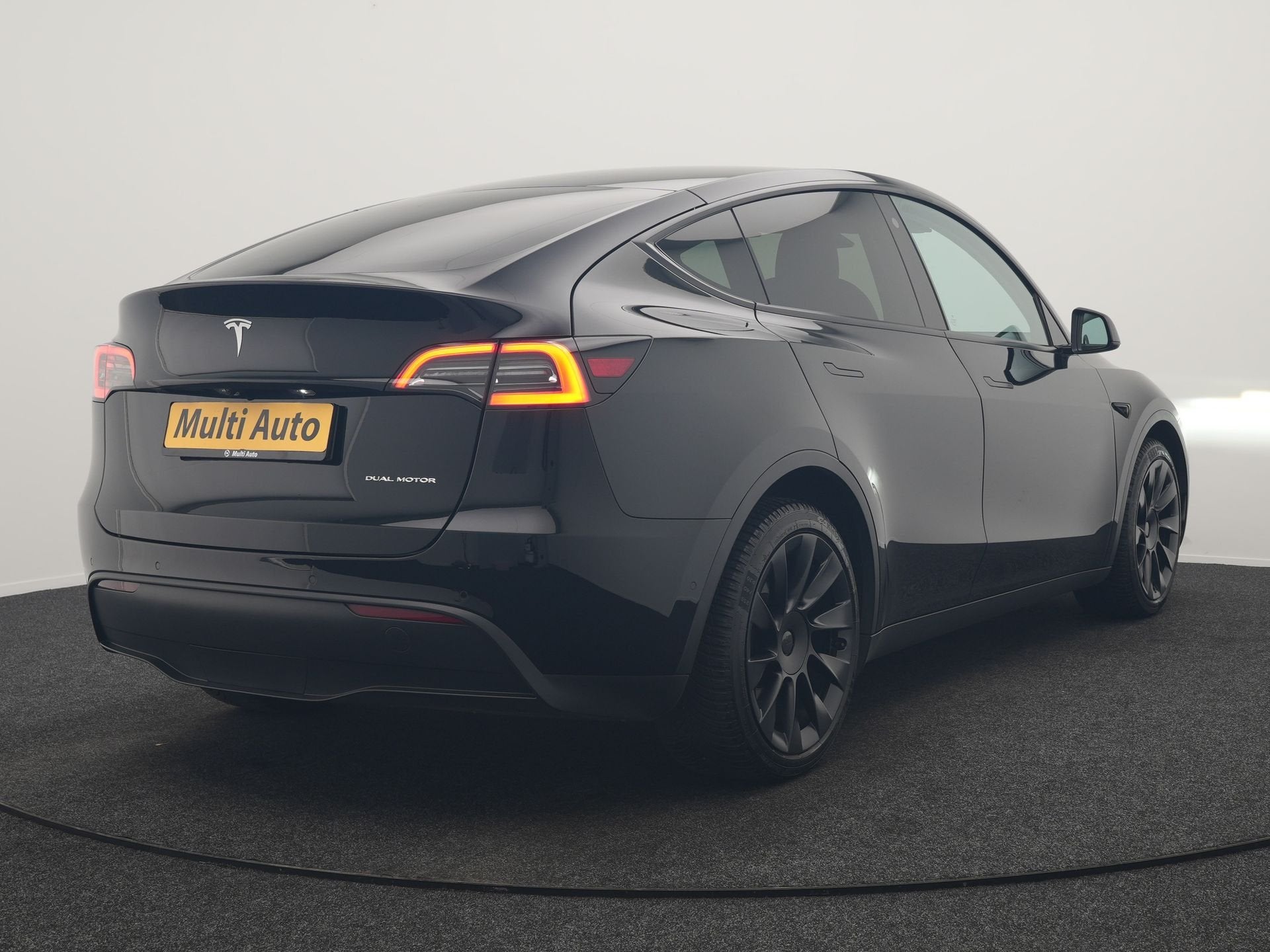 Tesla Model Y Dual Motor Long Range AWD 441 pk | Trekhaak Af, Auto's, Automaat, Gebruikt, Zwart, Zwart