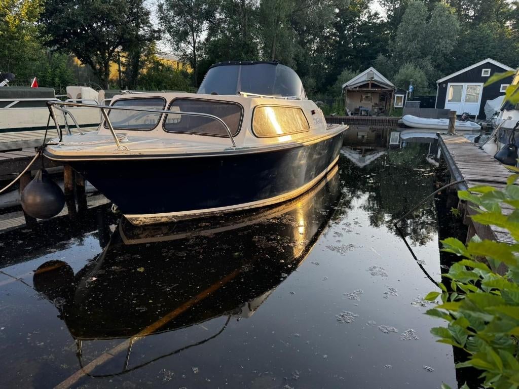 boot, kilkruiser, polyester, 5.30 m, Ophalen, Gebruikt, Buitenboordmotor, Polyester