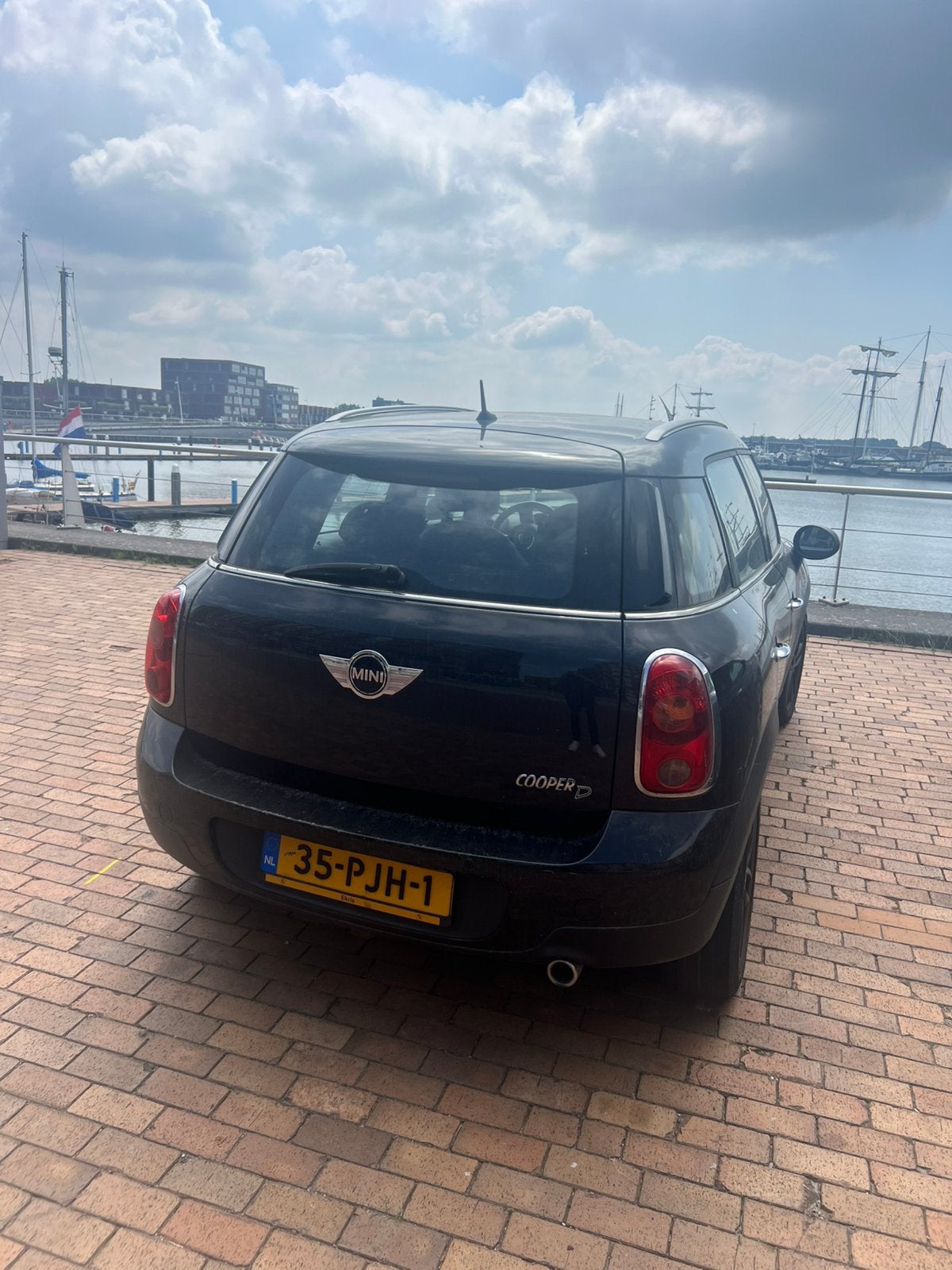 Mini Countryman 1.6 D Cooper All4 2011 Zwart, Auto's, 1355 kg, 750 kg, 4 stoelen, Zwart