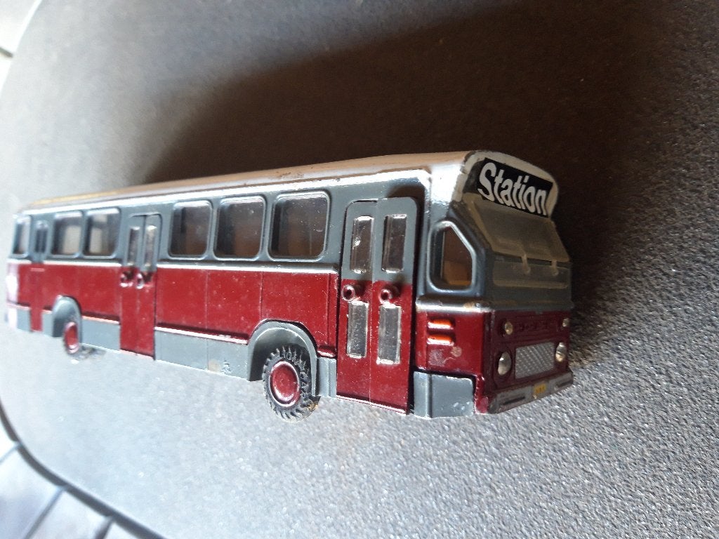 DAF Standaard stadsbus - donkerrood - Lion Car 38  / WHL, Hobby en Vrije tijd, Modelauto's | 1:50, Ophalen of Verzenden, Gebruikt