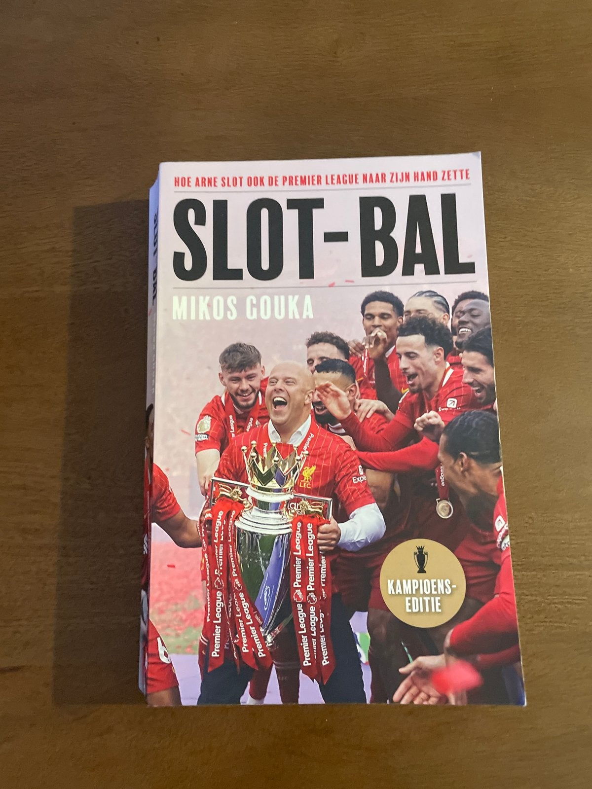 Slot-Bal: Hoe Arne Slot de Premier League naar zijn hand zet, Ophalen of Verzenden, Zo goed als nieuw, Balsport