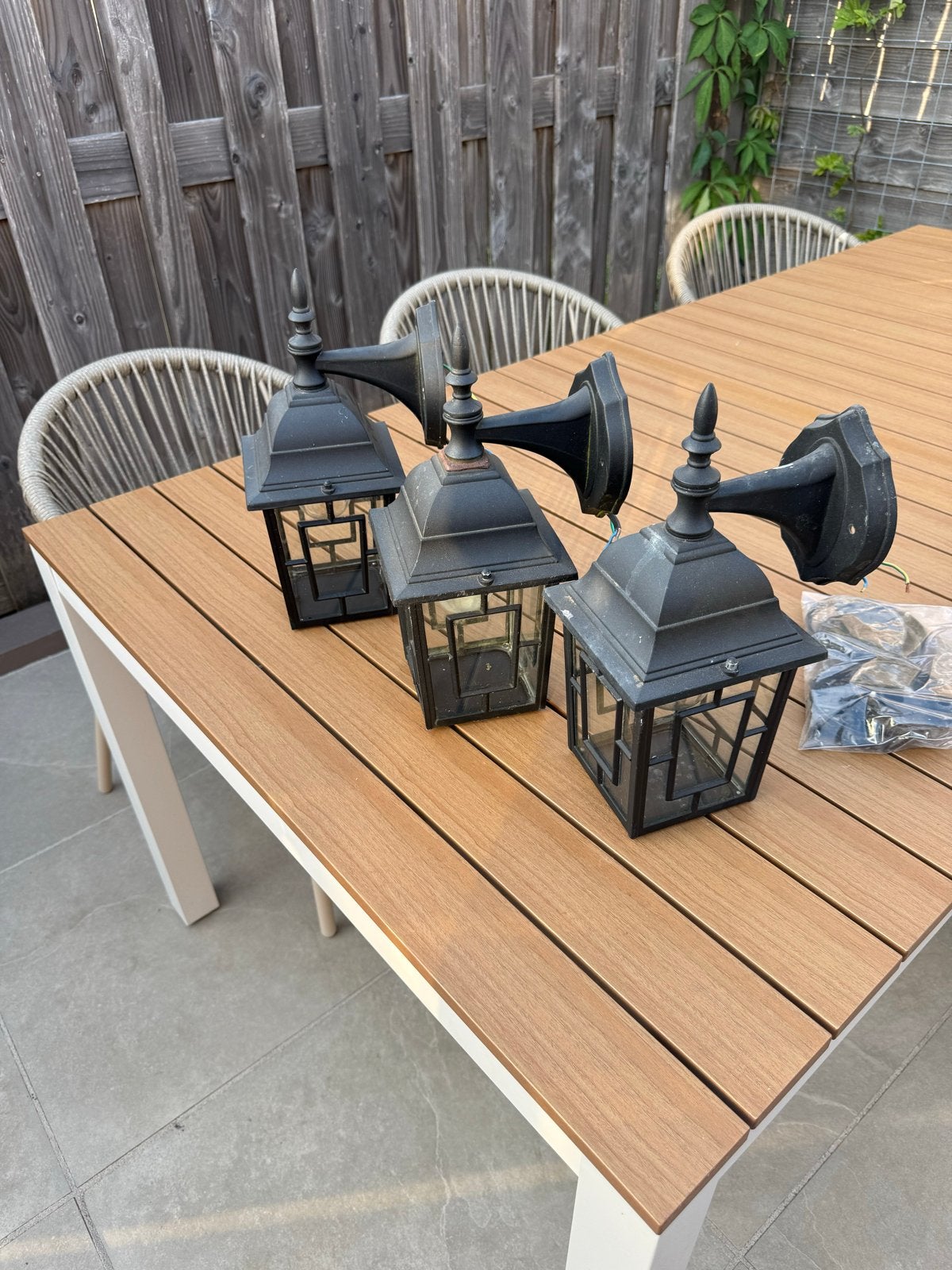 Set van 3 zwarte wandlampen voor buiten, Tuin en Terras, Buitenverlichting, Overige materialen, Gebruikt, Minder dan 50 watt, Wandlamp