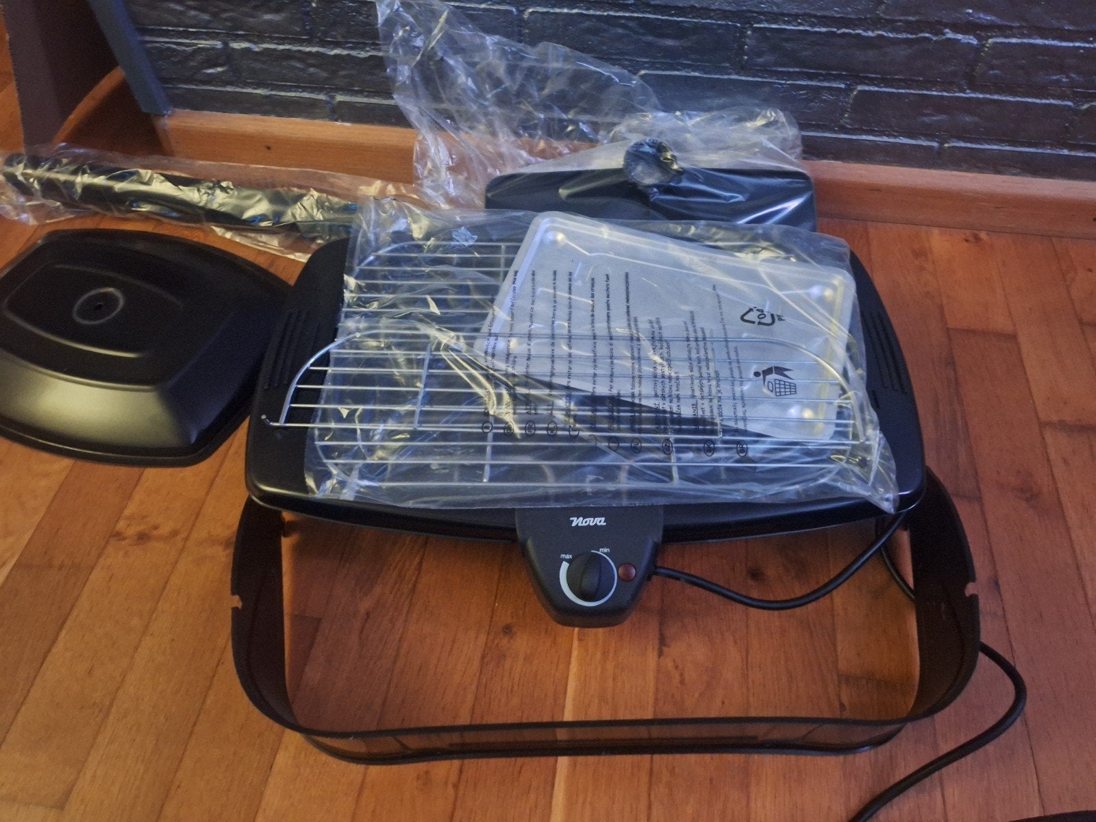 GRATIS barbecue houtskool, Ophalen, Nieuw, Nova, Met accessoires