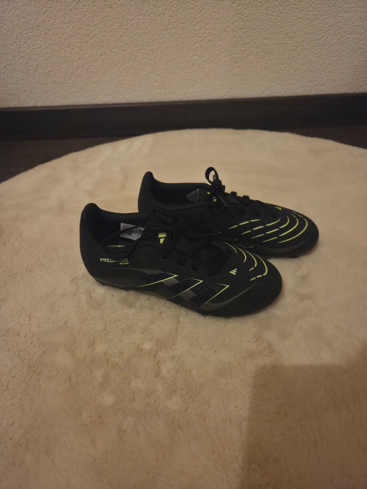 Adidas Predator voetbalschoenen. Nieuw! Maat 32, Ophalen of Verzenden, Nieuw, Schoenen