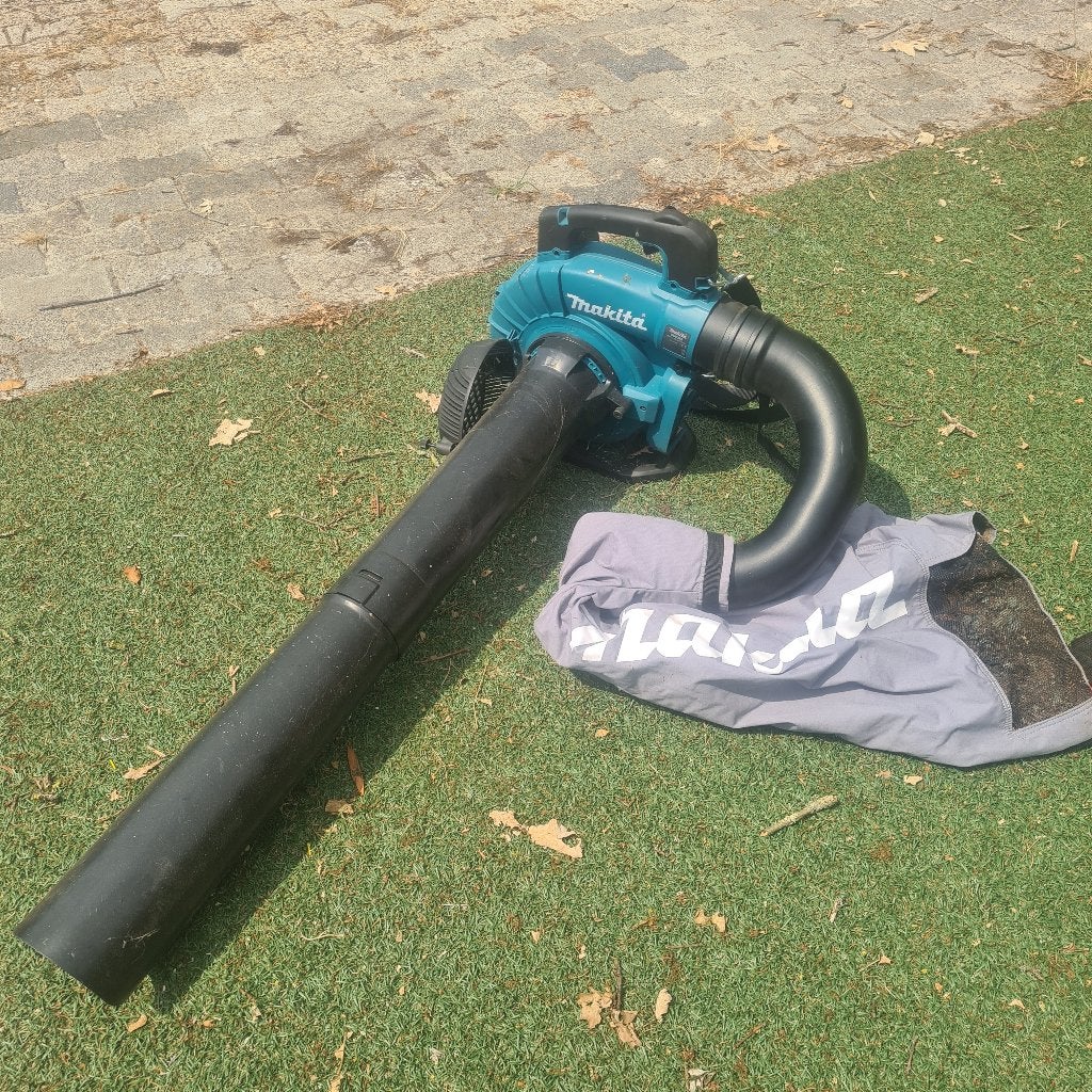 Makita bladblazer / zuiger, Ophalen, MKR Eindhoven Park Forum 1101 5657 HK Eindhoven, Met opvangzak, Handgedragen