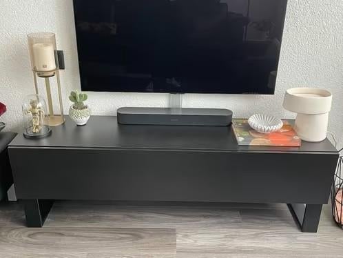 Zwart TV Meubel met nieuwe vloer beugels, Gebruikt, 150 tot 200 cm, Modern, maar gedateerd, Minder dan 100 cm