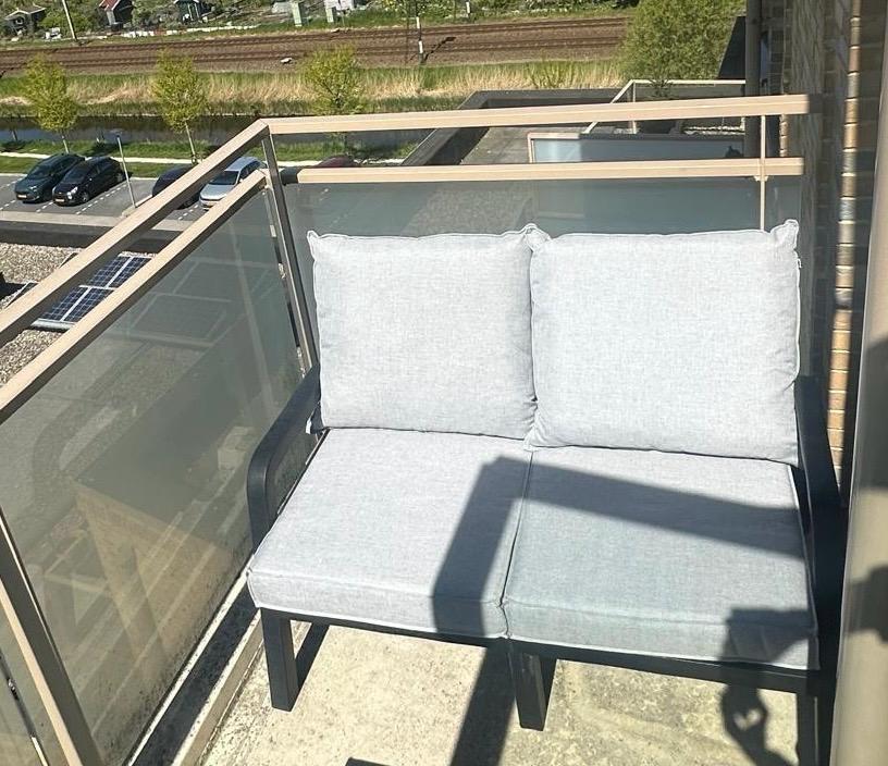 Hartman Ibiza Balkonset: 2-zits bankje en 1 stoel, Kunststof, Zo goed als nieuw, Loungeset, Bank