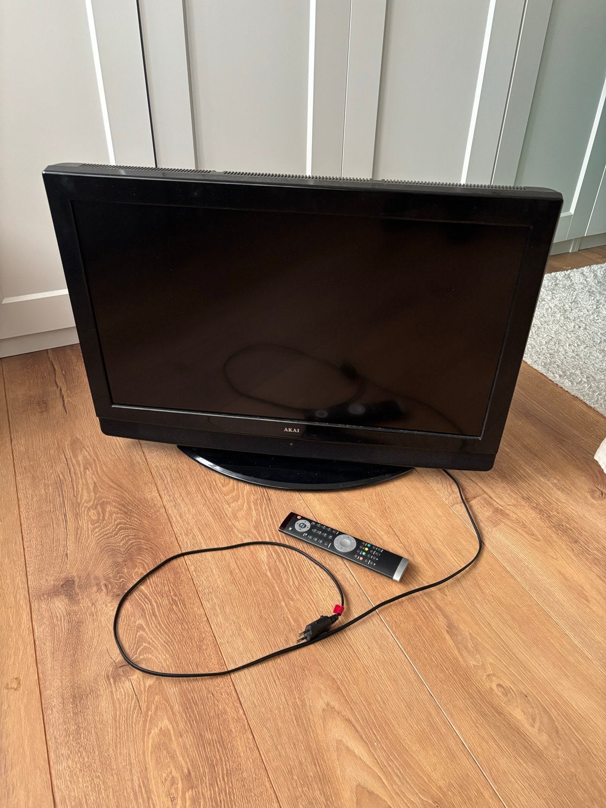 Akai 32 inch Full HD LCD TV met afstandsbediening, Audio, Tv en Foto, Gebruikt, 50 Hz, LCD, 80 tot 100 cm