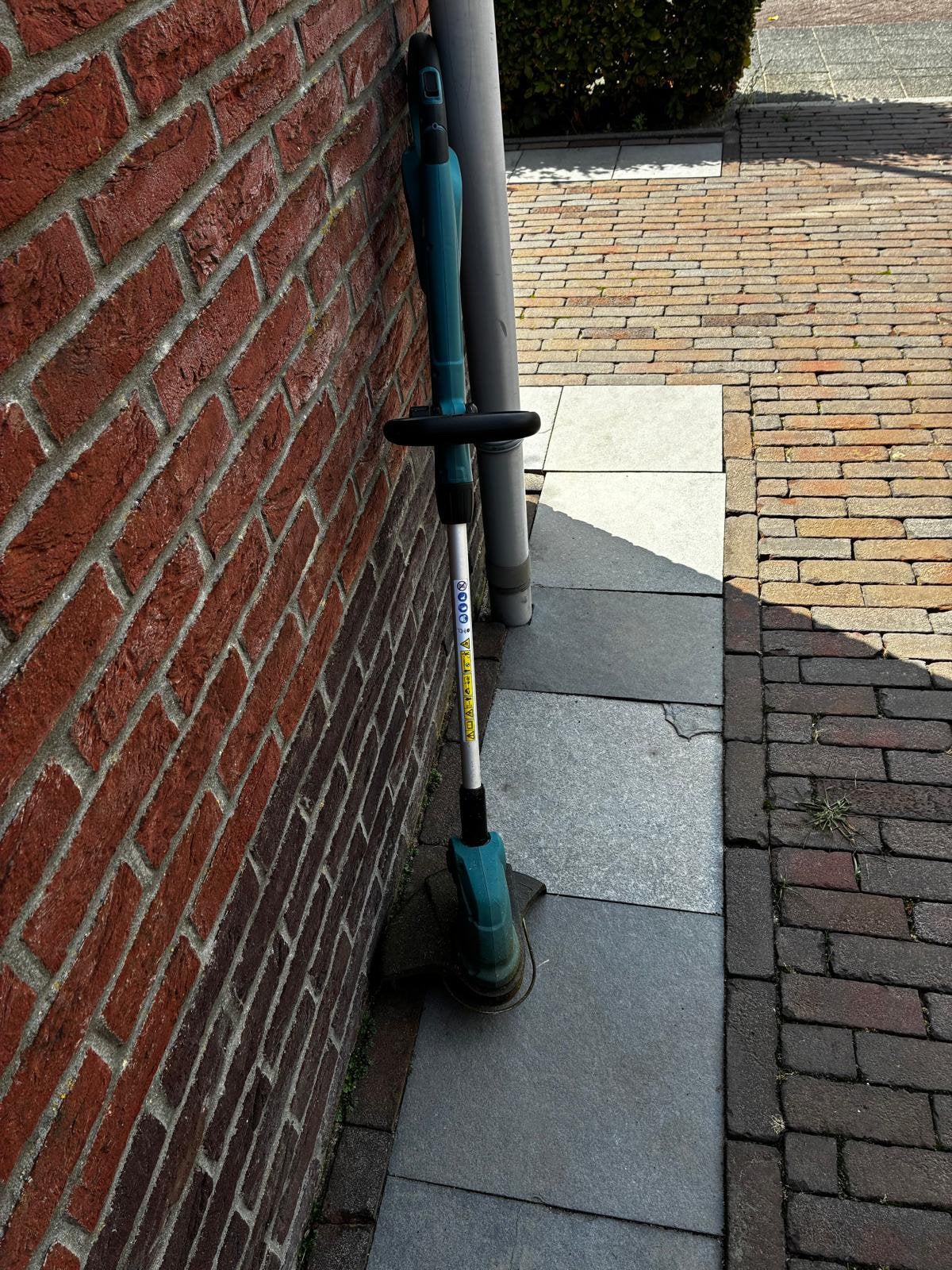 Grasmaaier bosmaaier markita, Ophalen, Zo goed als nieuw, 10 tot 30 cm, Accu