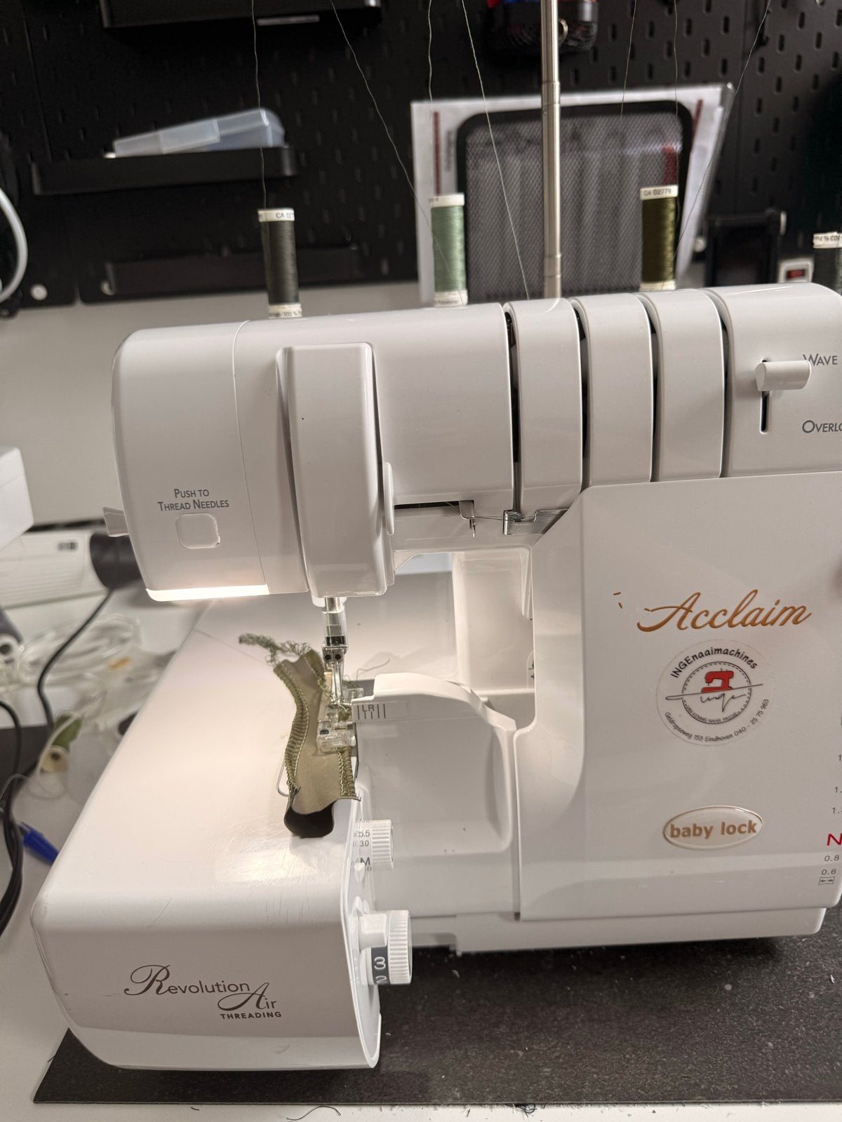 Acclaim overlockmachine - Baby Lock Revolution Air Threading, Hobby en Vrije tijd, Ophalen of Verzenden, Zo goed als nieuw, Lockmachine