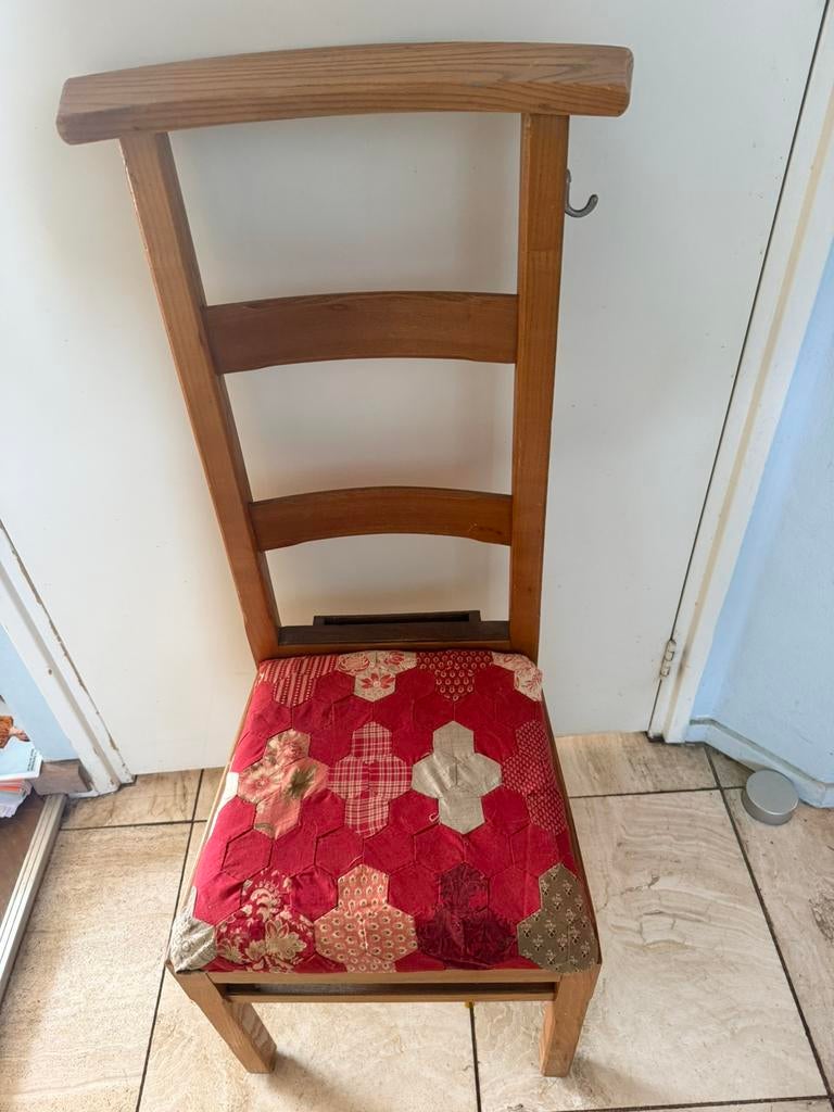 Bid stoeltje, Ophalen