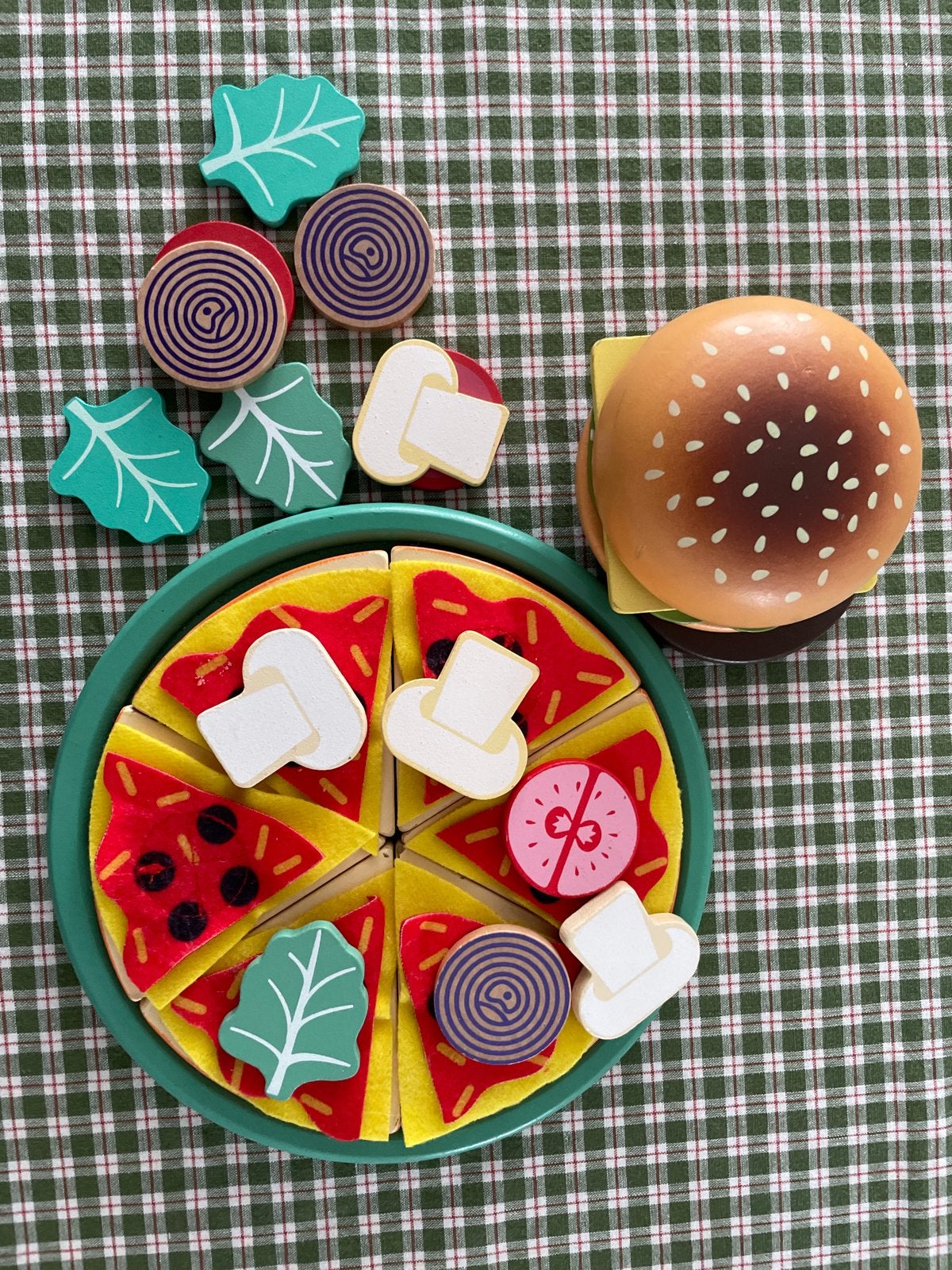Houten speelgoed pizza en hamburger set, Ophalen of Verzenden, Zo goed als nieuw, Jongen of Meisje
