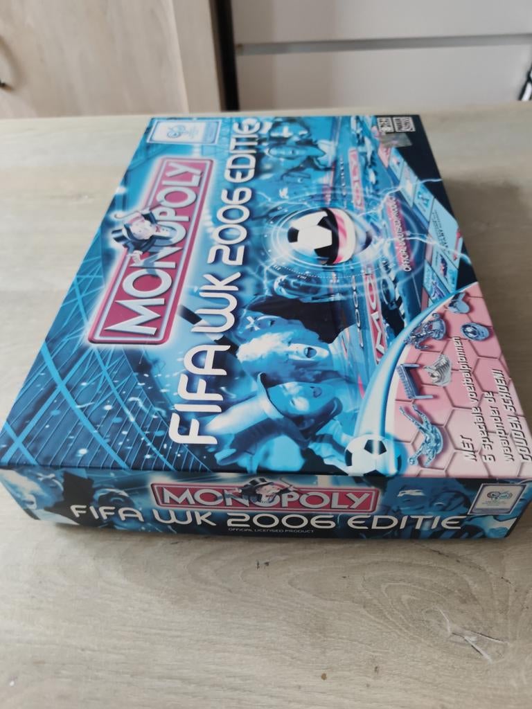 Monopoly FIFA WK 2006 Editie Bordspel, Parker, 1027 Newport Ave, Pawtucket, RI 02861, USA, Ophalen of Verzenden, Zo goed als nieuw