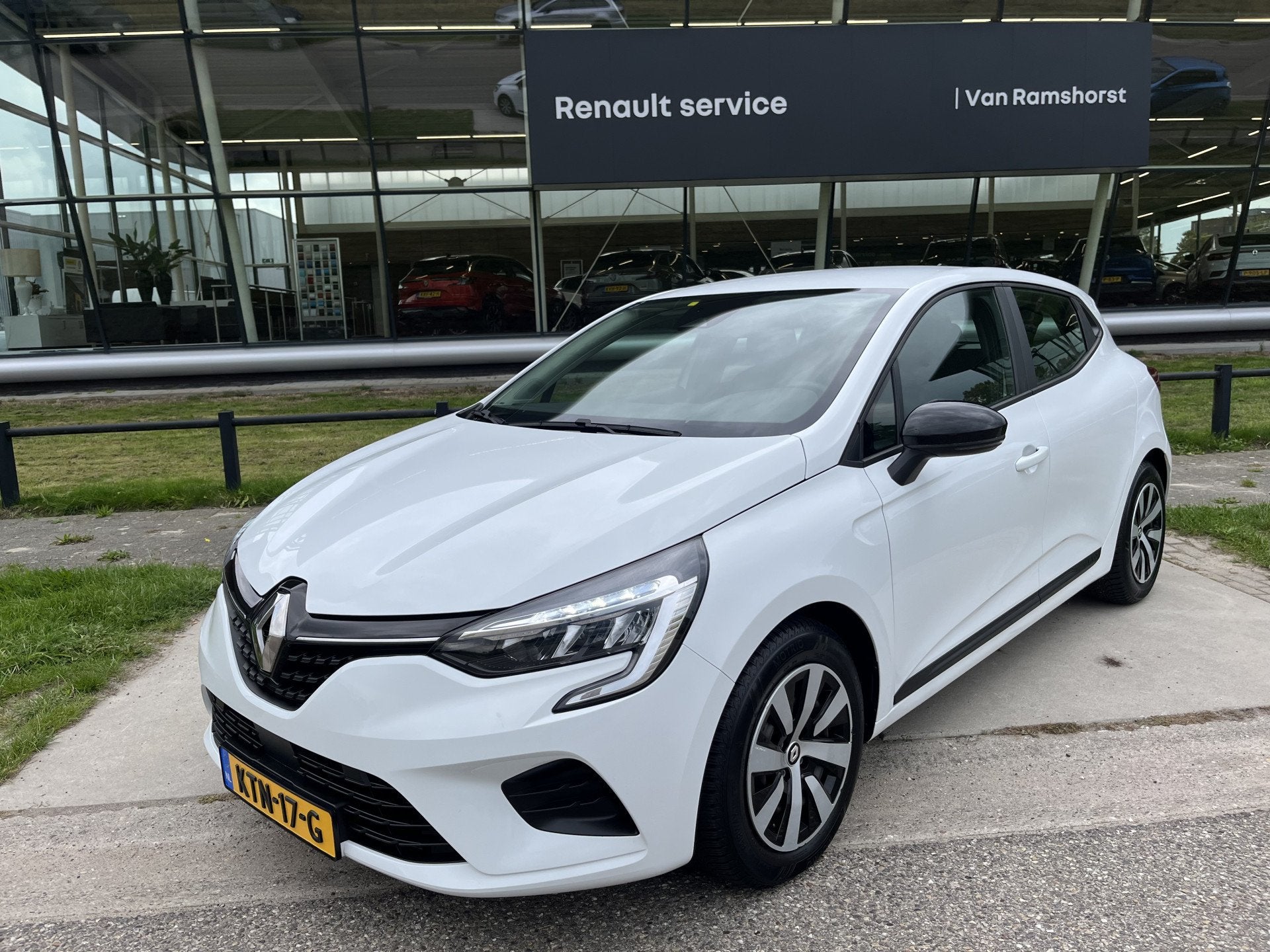 Renault Clio 1.6 E-Tech Hybrid 145PK Equilibre / Automaat /, Auto's, Stof, 4 cilinders, Overige brandstoffen, Wit