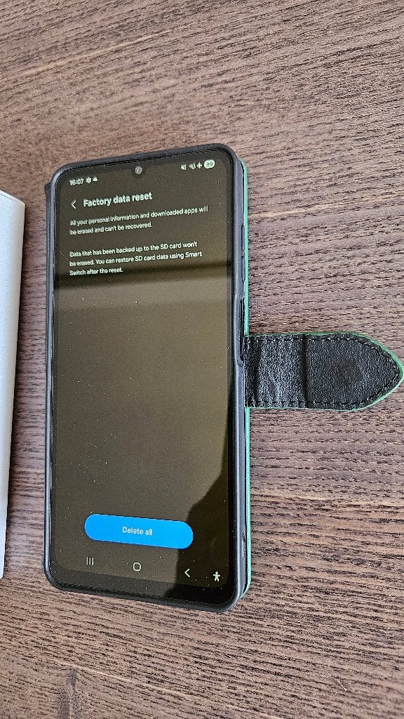Foto 7 van Samsung A06 als nieuw, inclusief groene beschermhoes