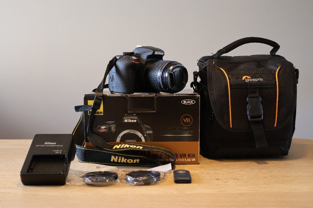 Nikon D3300 + 18-55mm VR lens + veel accessoires, Spiegelreflex, Ophalen of Verzenden, Zo goed als nieuw, Lensdop