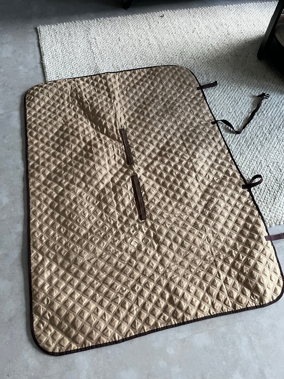 Hondenkleed achterbank. i.z.g.s., Dieren en Toebehoren, Ophalen of Verzenden, Zo goed als nieuw