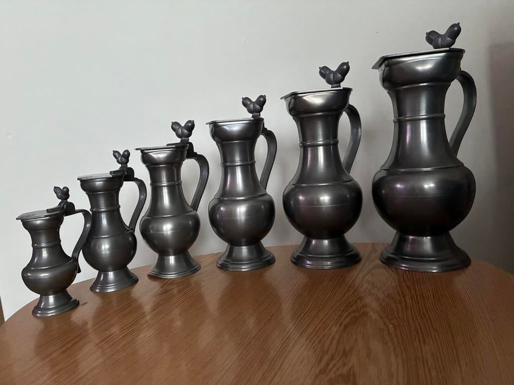 Buitengewoon gave set van 6 tinnen eikeltjeskannen, Ophalen of Verzenden