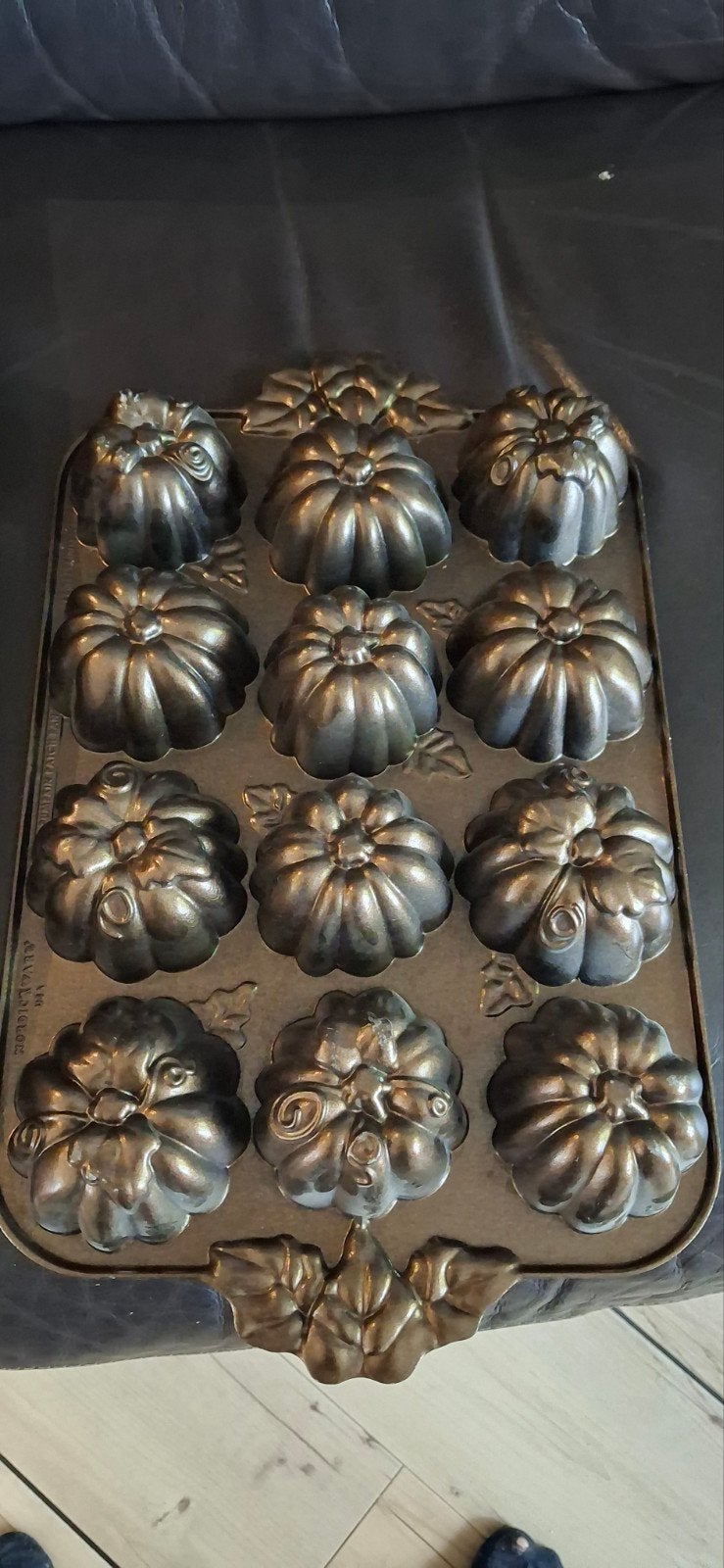Zeldzame Nordic Ware bakvorm - bloemen en pompoenen, Ophalen of Verzenden, Gebruikt