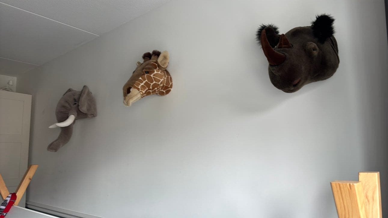 Wild & Soft dierenkop pluche Neushoorn-giraf-olifant, Kinderen en Baby's, Ophalen of Verzenden, Zo goed als nieuw, Wanddecoratie