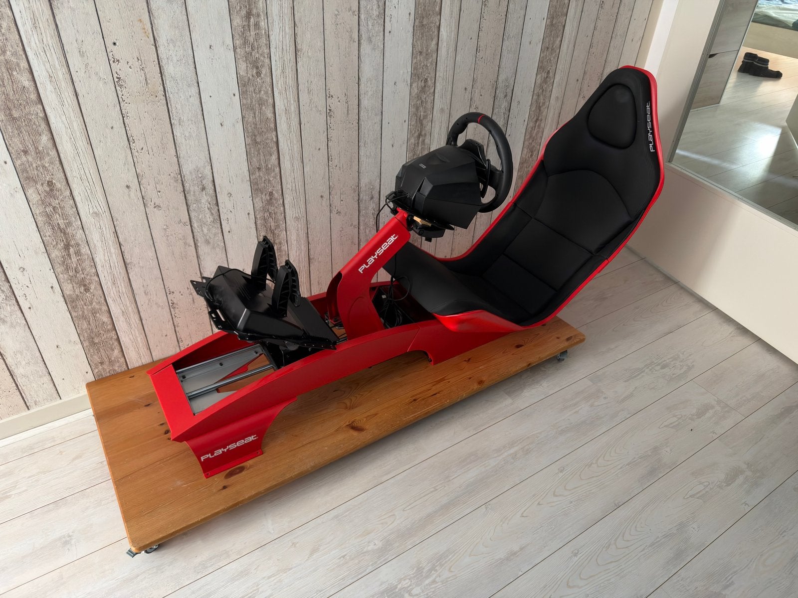 Playseat F1 Rood icl. Stuur en pedalen, Ophalen, Zo goed als nieuw