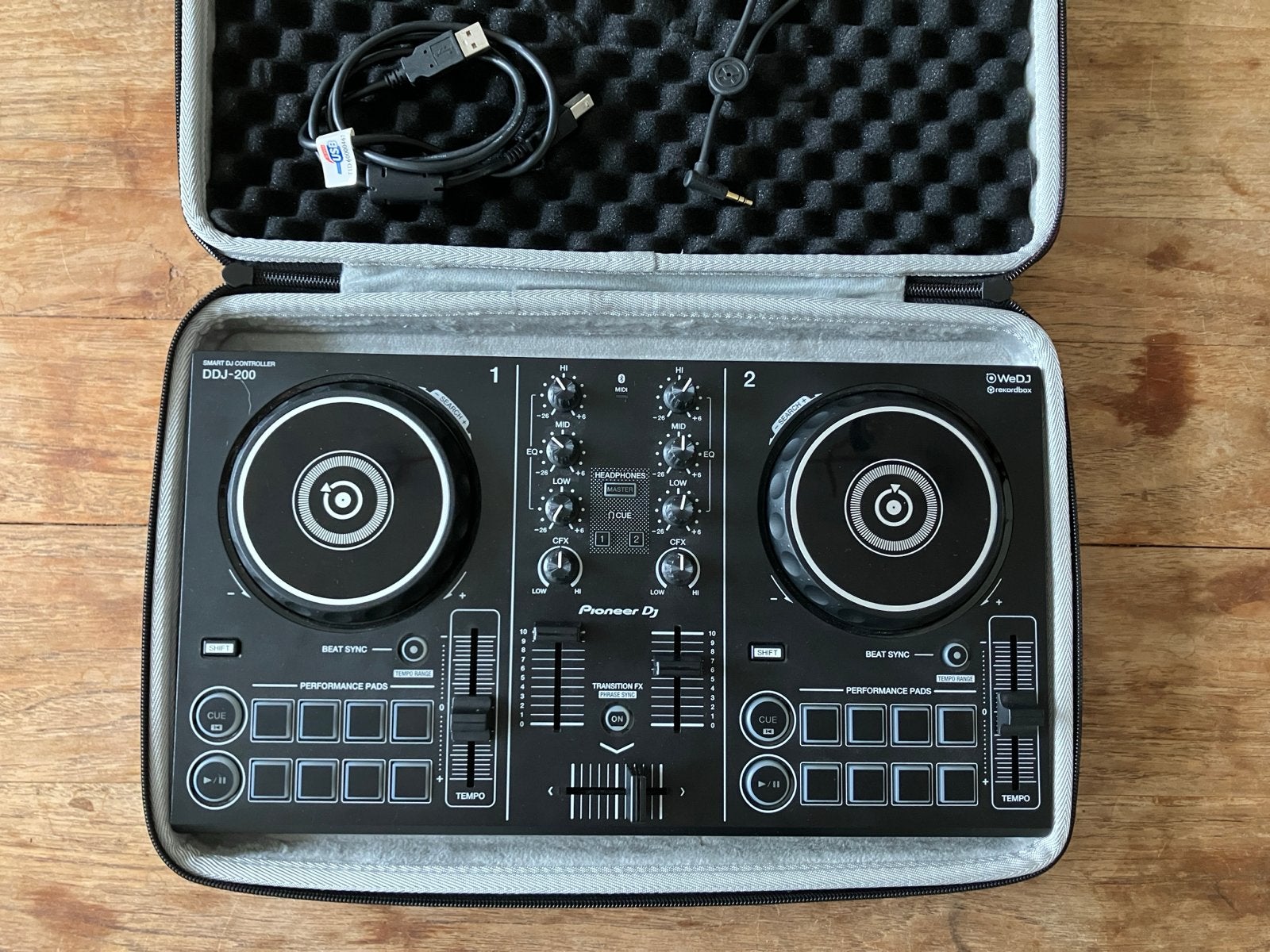 Zgan Pioneer DDJ-200 met case en splitter kabel, Muziek en Instrumenten, Ophalen of Verzenden, Zo goed als nieuw, Dj-set, Pioneer