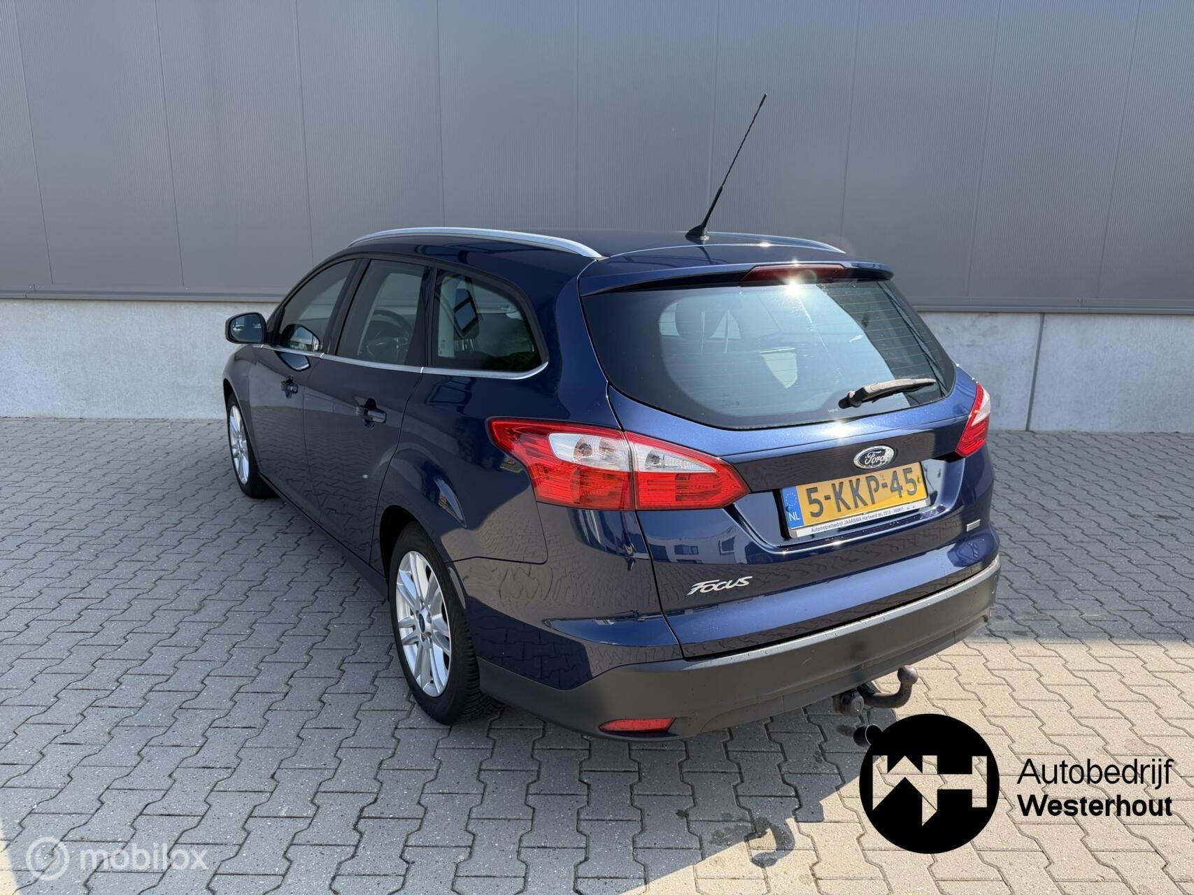 Ford Focus Wagon 1.0 EcoBoost Titanium|TREKHAAK|CRUISECONTRO, Auto's, Euro 5, 101 pk, Gebruikt, Blauw