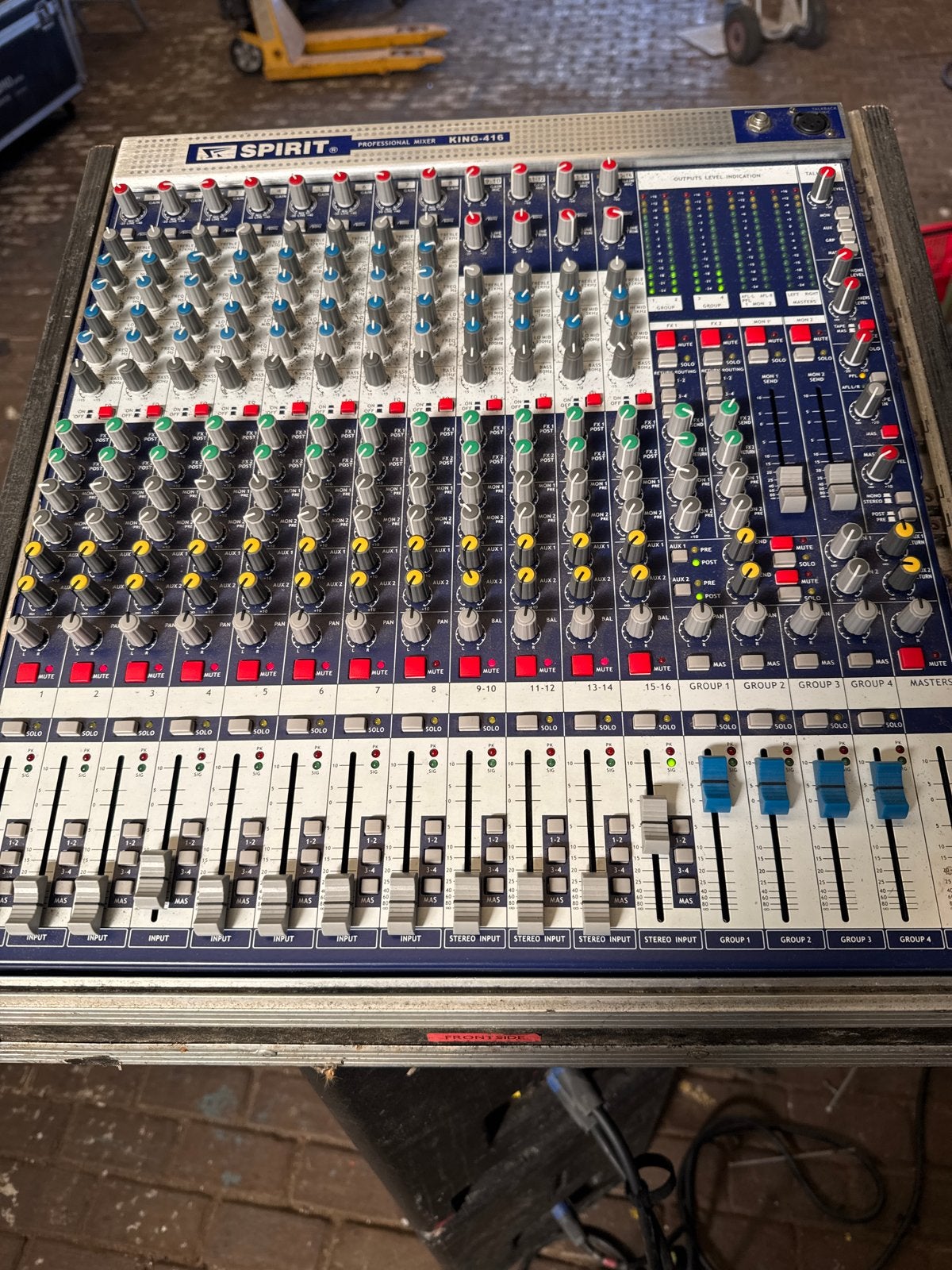 Soundcraft Spirit KING-416 Mengpaneel met Flightcase, Ophalen, Zo goed als nieuw, 10 tot 20 kanalen, Microfooningang