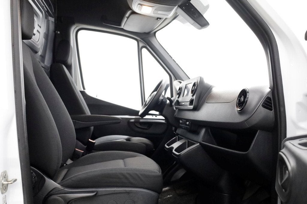 Mercedes-Benz Sprinter 215 CDI 150pk L2H2 9G Automaat Airco/, Auto's, Gebruikt, Euro 6, Bedrijf, Diesel